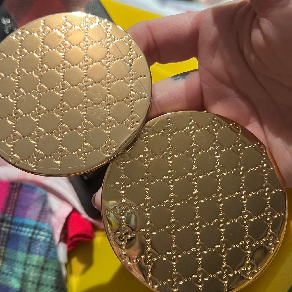 Gucci VIP/GWPCompact Mirror - Picture 6 of 7